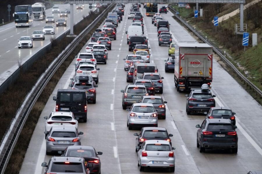 Latvijā pērn reģistrēts par 2,6% mazāk lietotu vieglo automašīnu