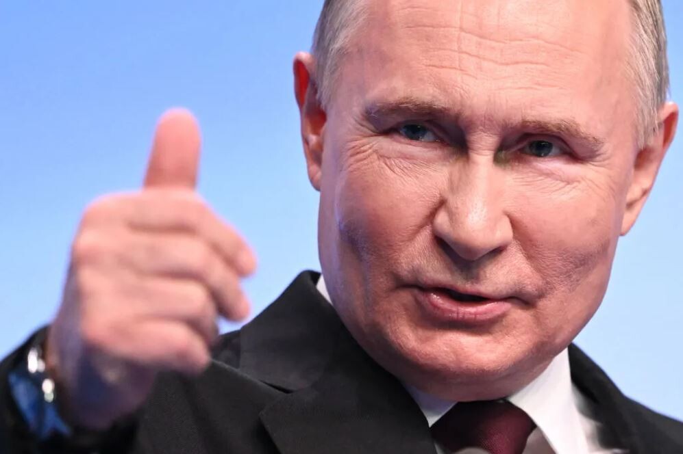 Medijs: Putina ārlaulības meita dzīvo Parīzē