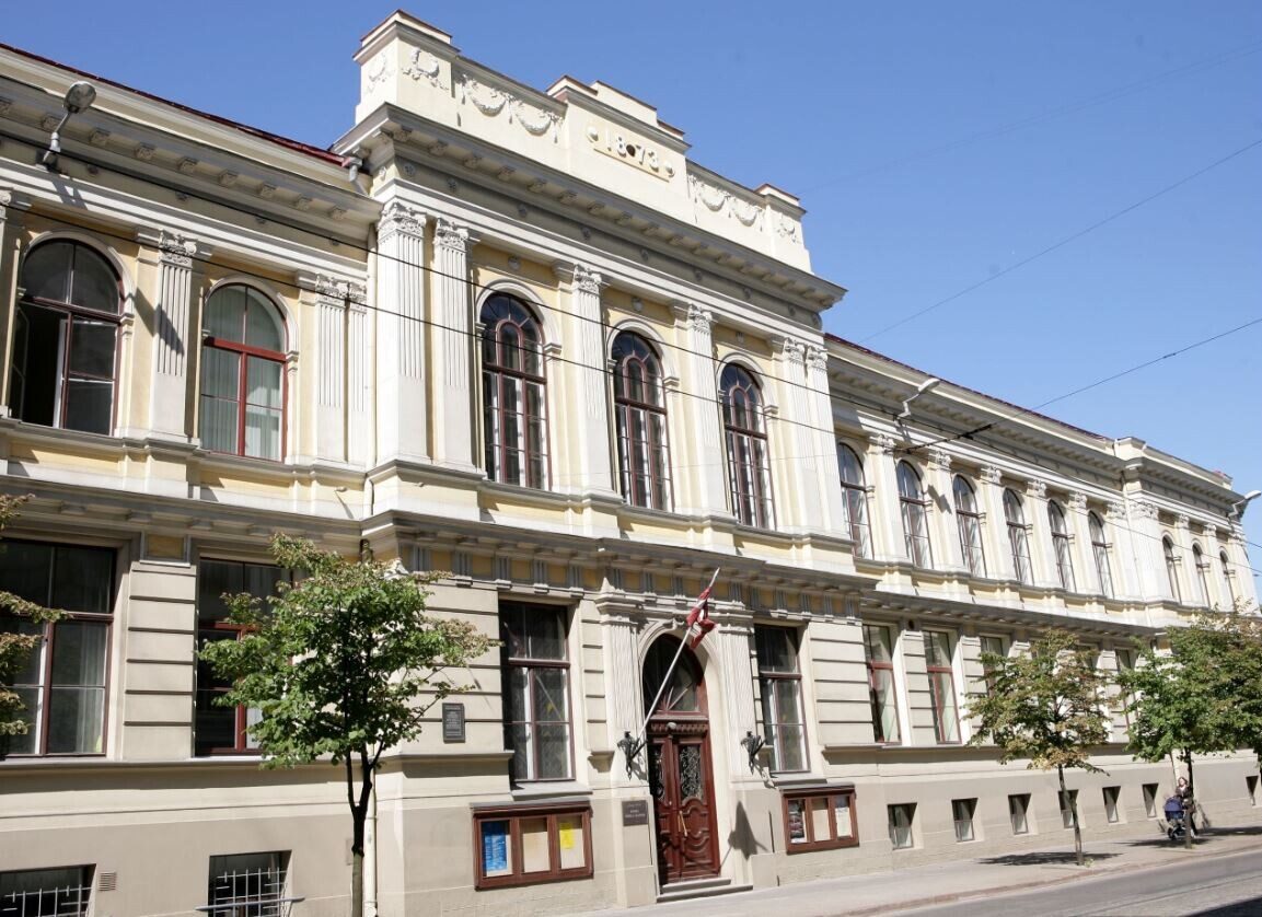 Kultūras ministrija aicina no seksuālās uzmākšanās cietušās JVLMA studentes iesniegt trauksmes ziņotāja pieteikumus