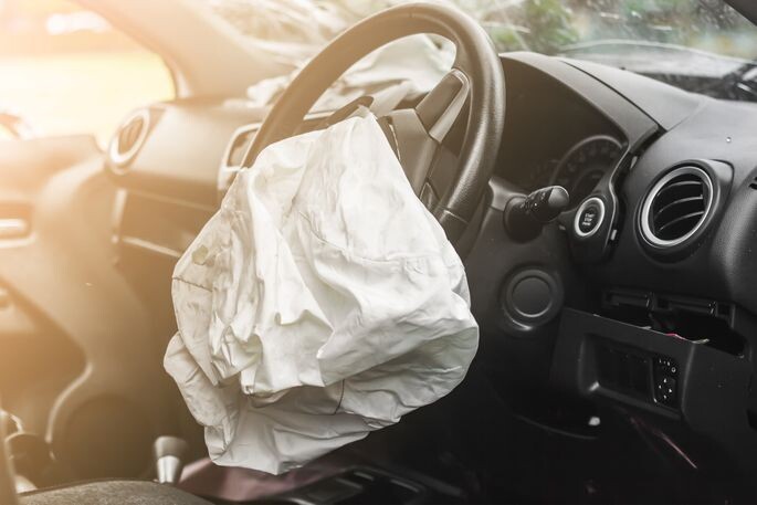 Triju auto sadursmē Cīravā cieš trīs cilvēki