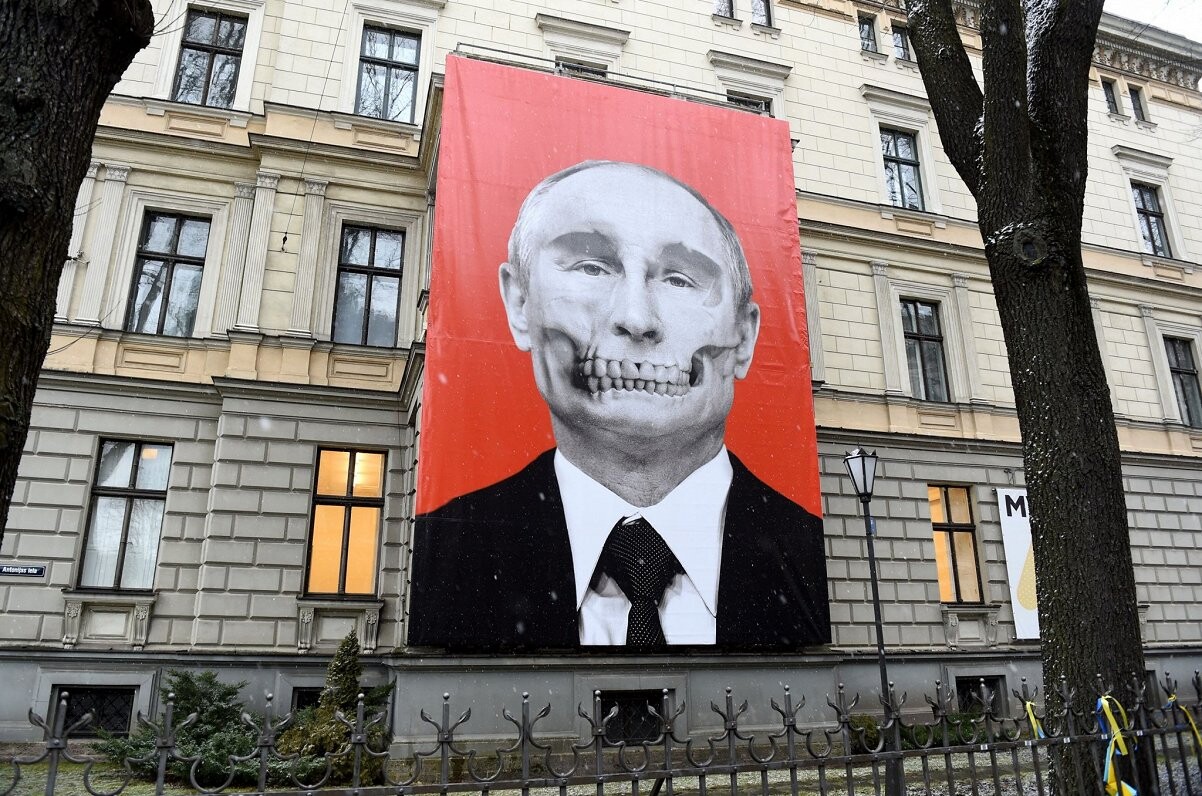 Vladimirs Putins: Terorakta koncertzālē veicējiem bija sagatavots “logs” bēgšanai uz Ukrainu