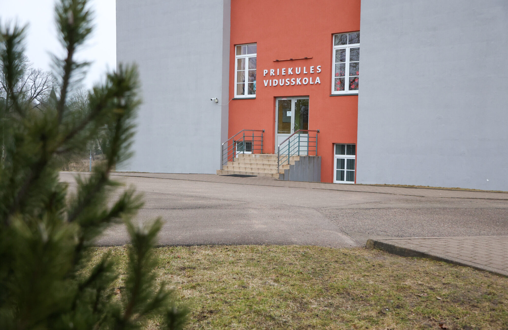 No darba aiziet Priekules vidusskolas direktore