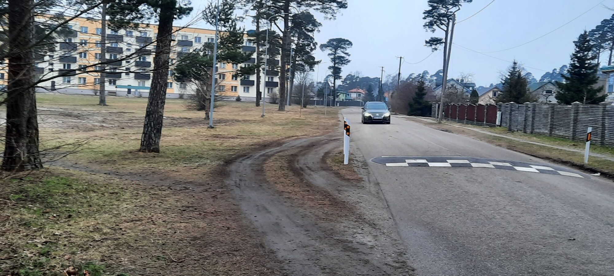 Karostā neļaus braukāt apkārt ātrumvaļņiem