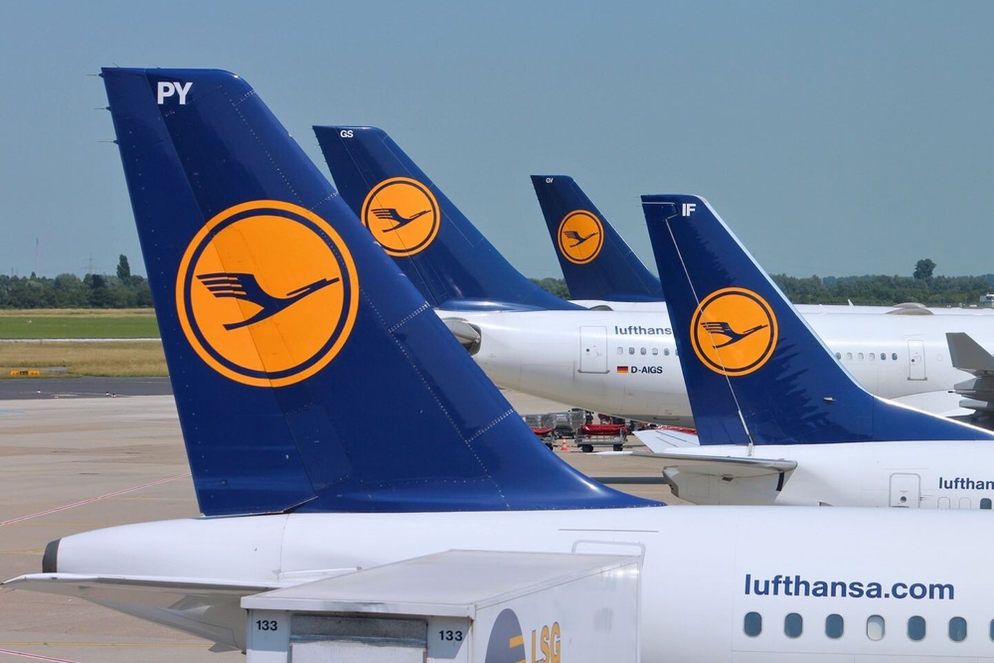 “Lufthansa” līdz ceturtdienai aptur lidojumus uz Telavivu un Teherānu
