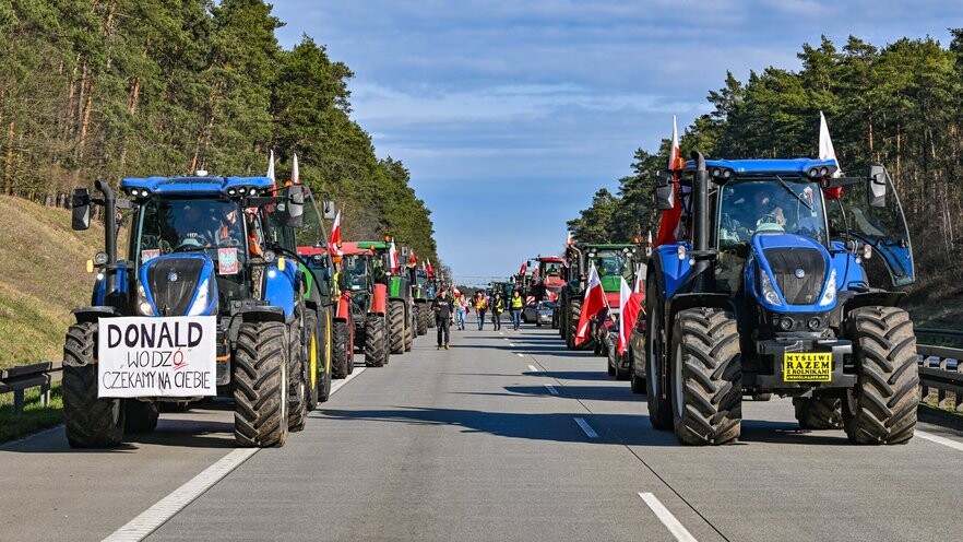 Polijas lauksaimnieki sākuši protestus pie robežas ar Lietuvu; satiksmes sastrēgumu nav