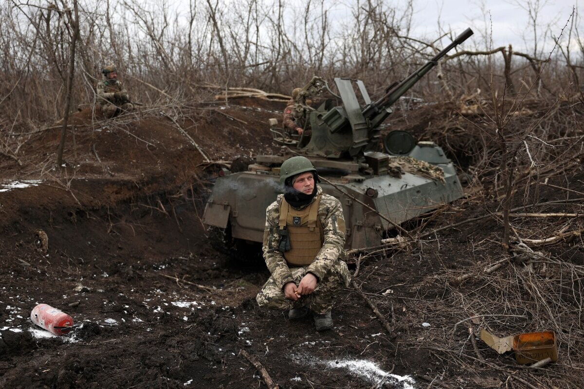 Ukraina devusi raķešu triecienu objektiem Krimā