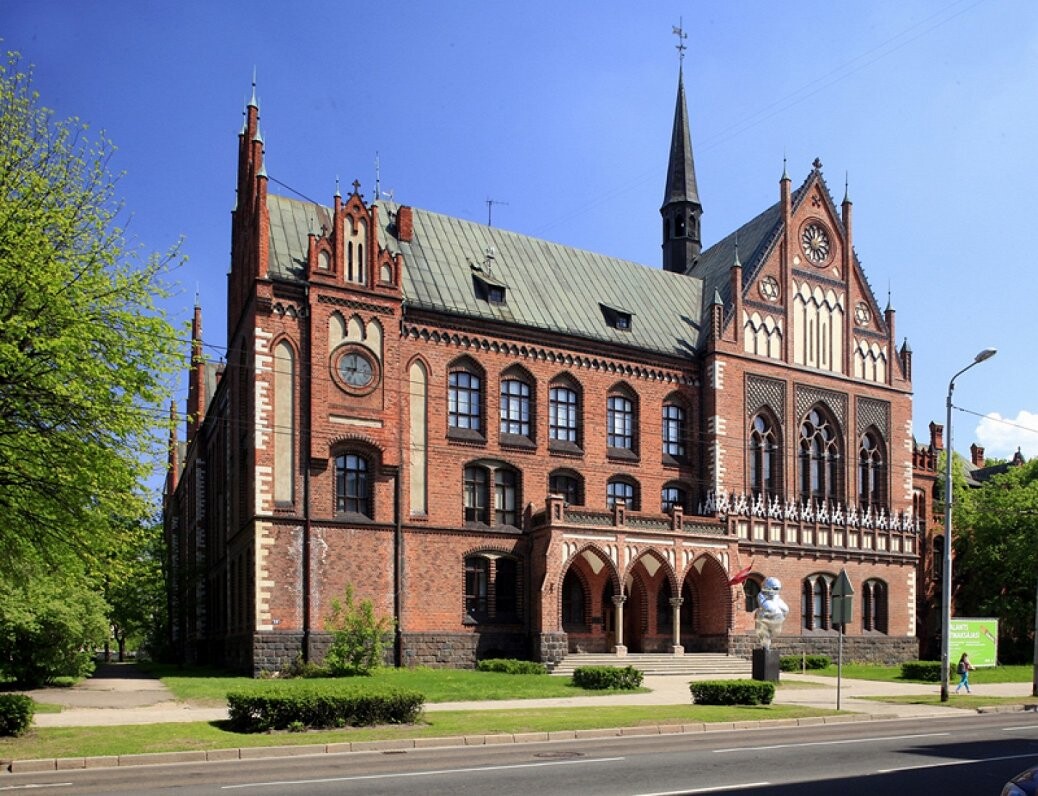 LTV: Saņemtas sūdzības par seksuālu uzmākšanos arī Mākslas akadēmijā