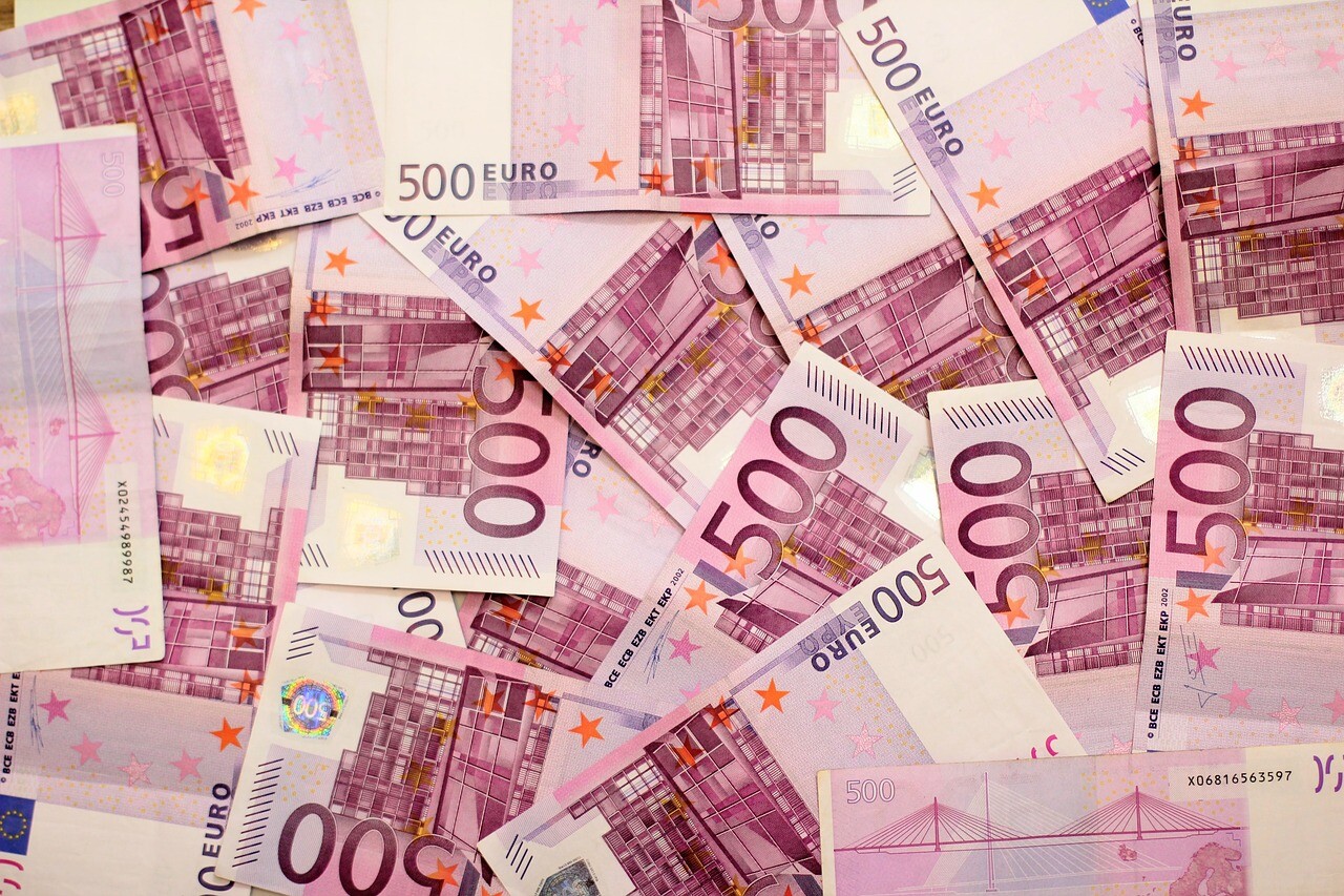 EK piešķīrusi 513 miljonus eiro artilērijas munīcijas ražošanas jaudu palielināšanai
