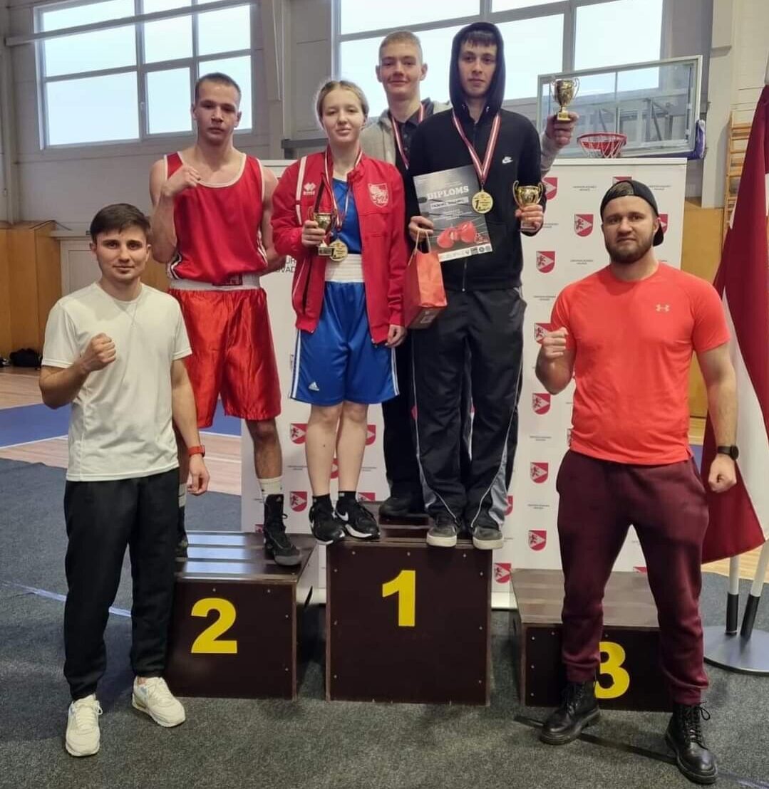 Dienvidkurzemes čempionātā boksā liepājniekiem trīs zelta medaļas