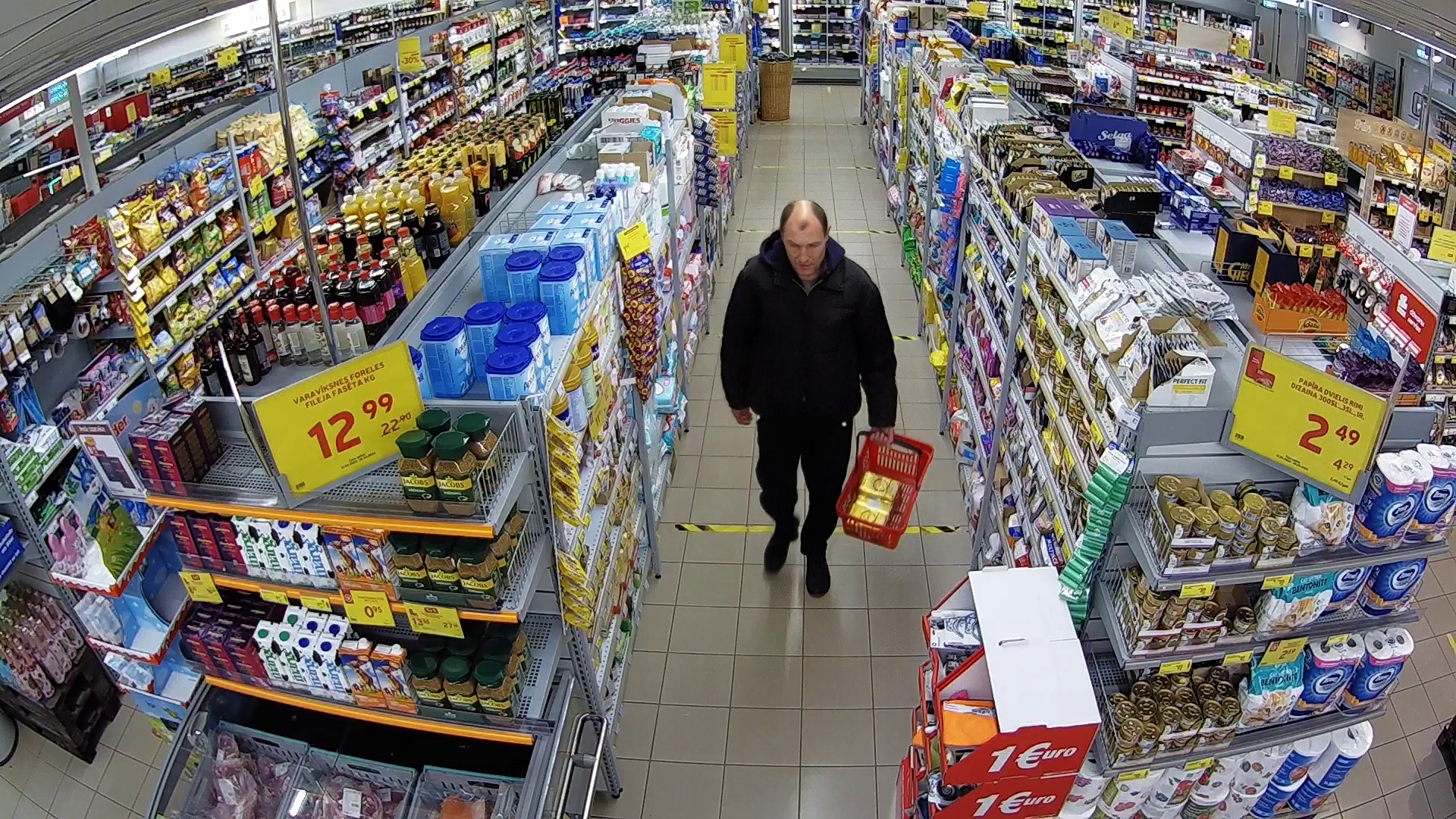 Policija skaidro vīrieša identitāti