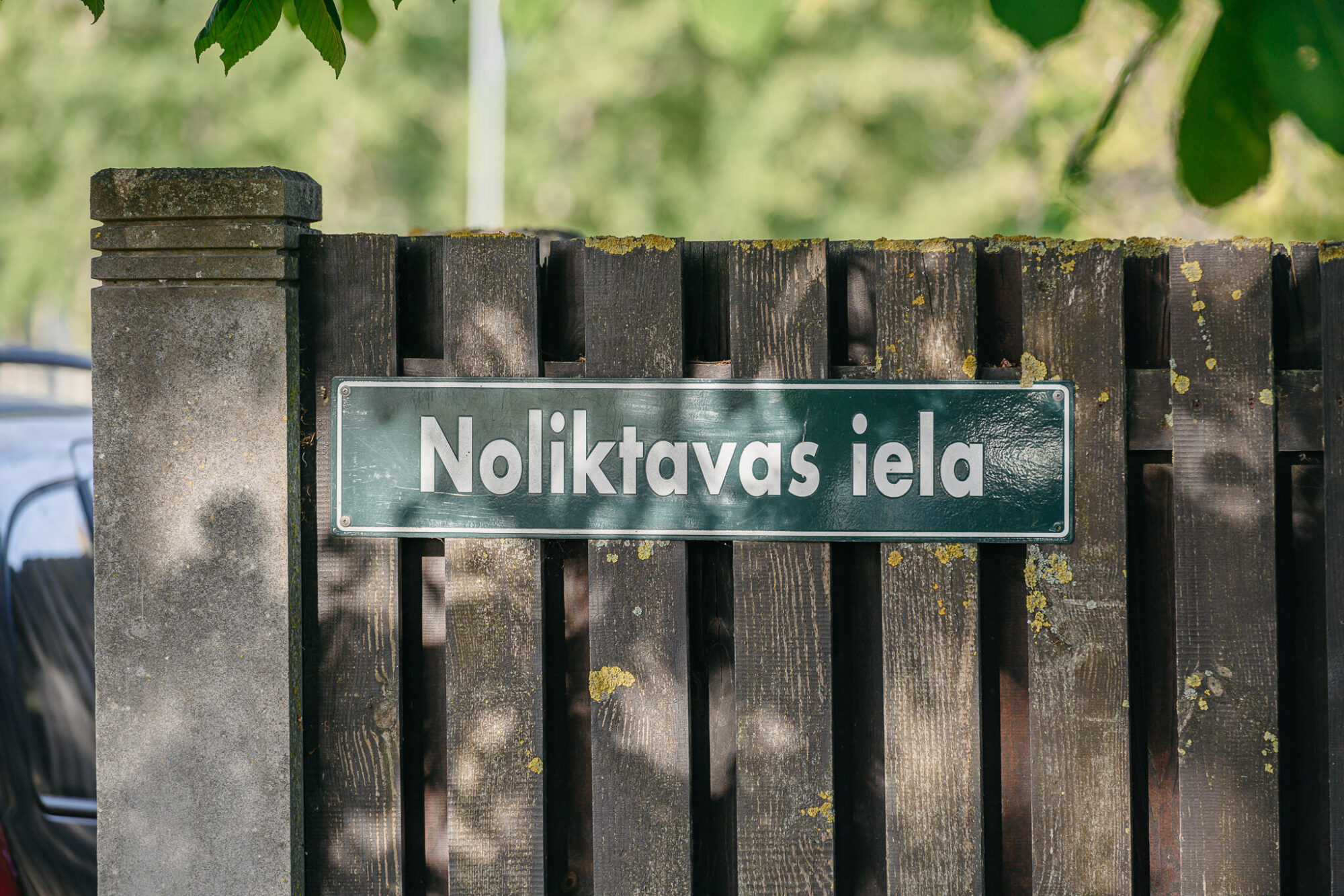 Liepājā pārbūves dēļ slēdz satiksmi Noliktavas ielas posmā