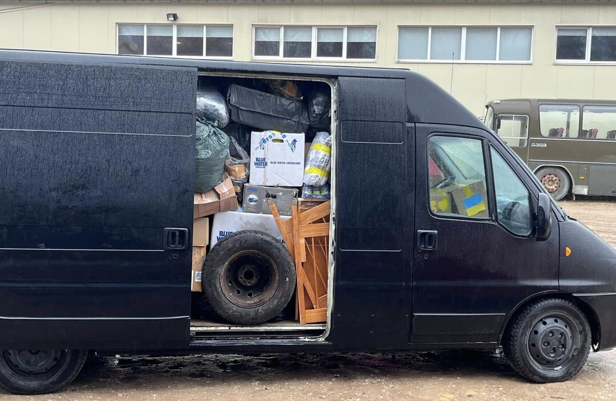 Pateicoties ziedojumiem, ātri sarūpēta nauda Ukrainai paredzētajam mikroautobusam