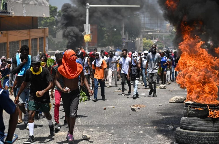 Francija izvedusi no Haiti 240 eiropiešus