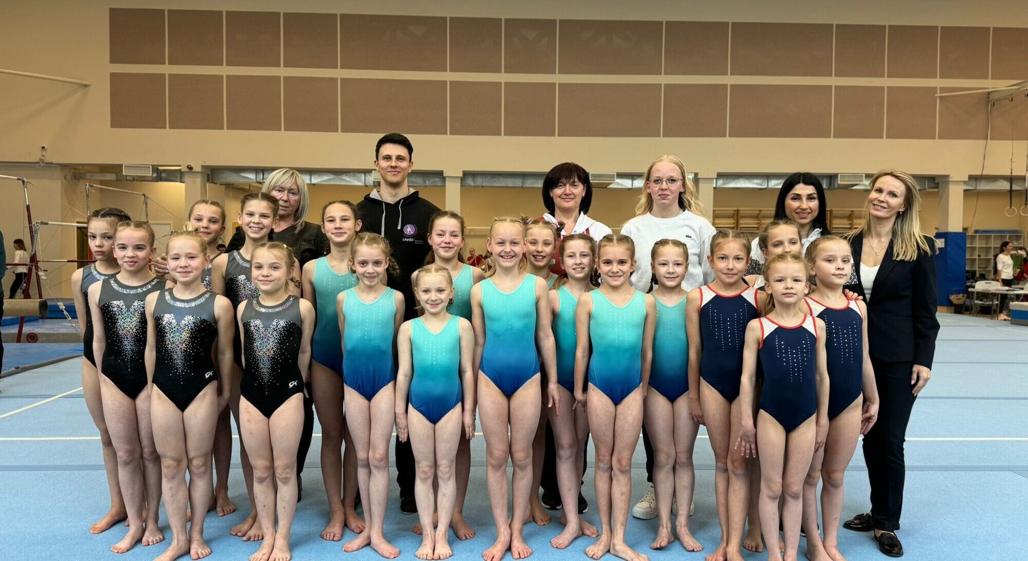 Sporta vingrotājas sacenšas Rīgā, mākslas vingrotājas – Liepājā