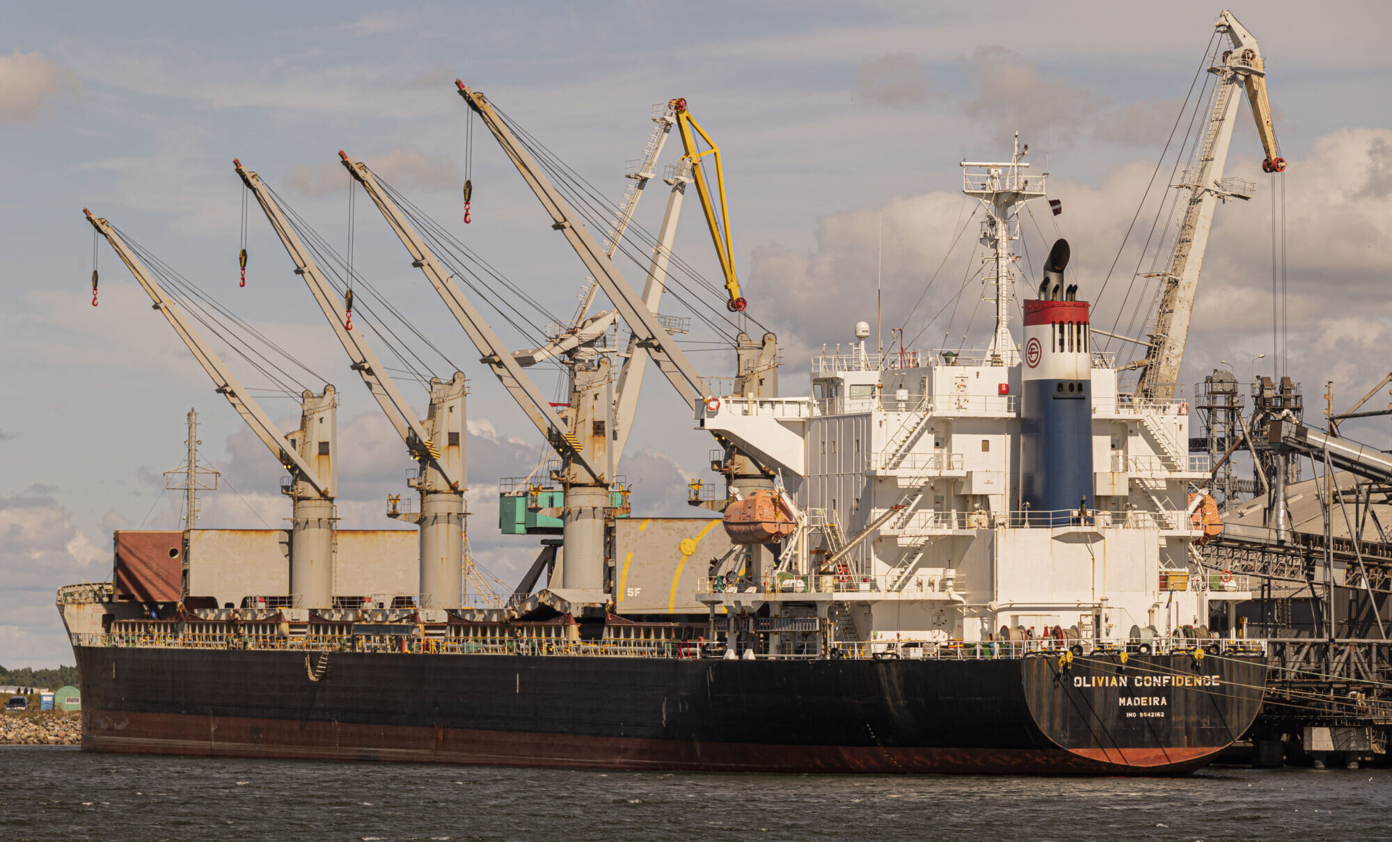 Kravu pārkraušanas termināla “Liepaja Bulk terminal Ltd.” apgrozījums pērn pieaudzis par 38%
