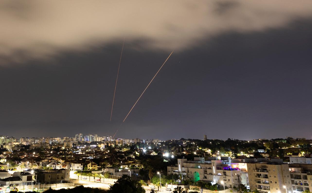 ISW: Irāna ar kombinēto triecienu meklēja Izraēlas pretgaisa aizsardzības vājās vietas
