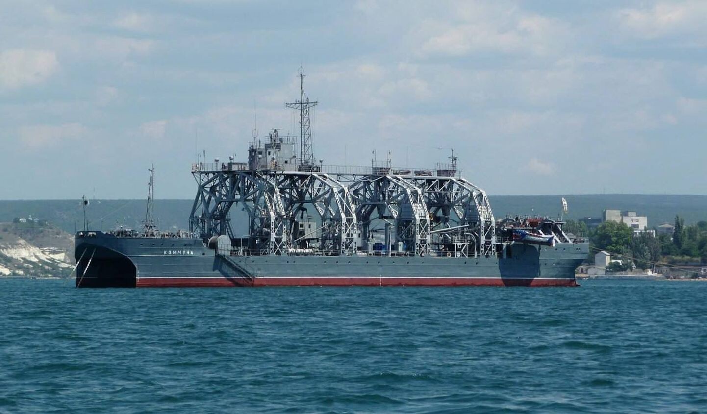 Ukraina devusi triecienu Krievijas karakuģim Krimā