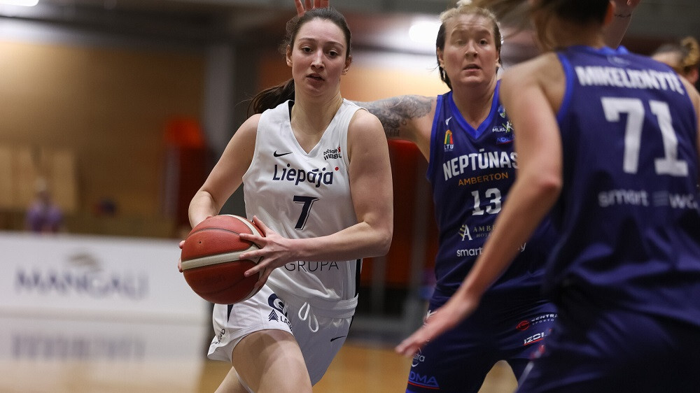 1600 kilometri līdz bronzai: Liepājas un Daugavpils basketbolistes sāk cīņu par medaļu