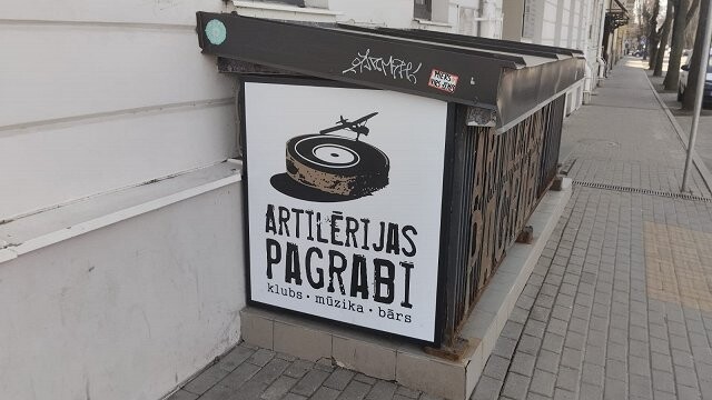 LTV: Uz kluba sienas Daugavpilī ieskrāpēts Krieviju slavējošs uzraksts