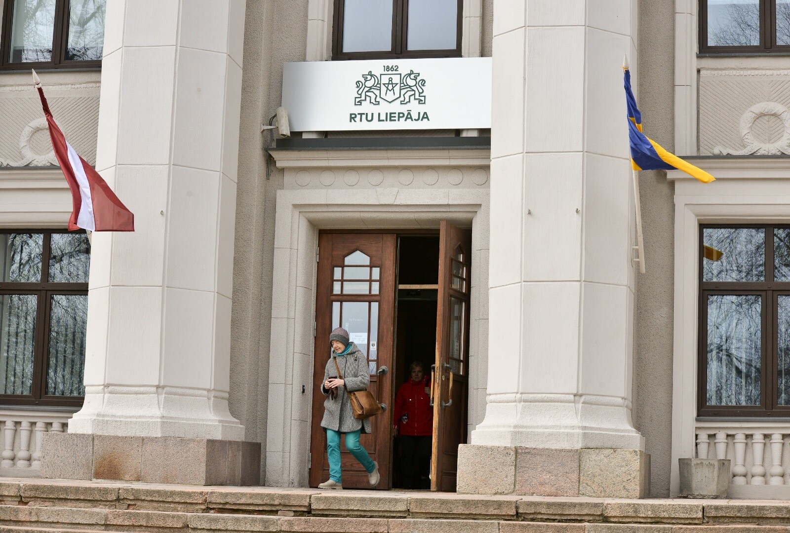 Bijušajā universitātē sāk pūst pārmaiņu vēji. Ne visiem tie ir tīkami