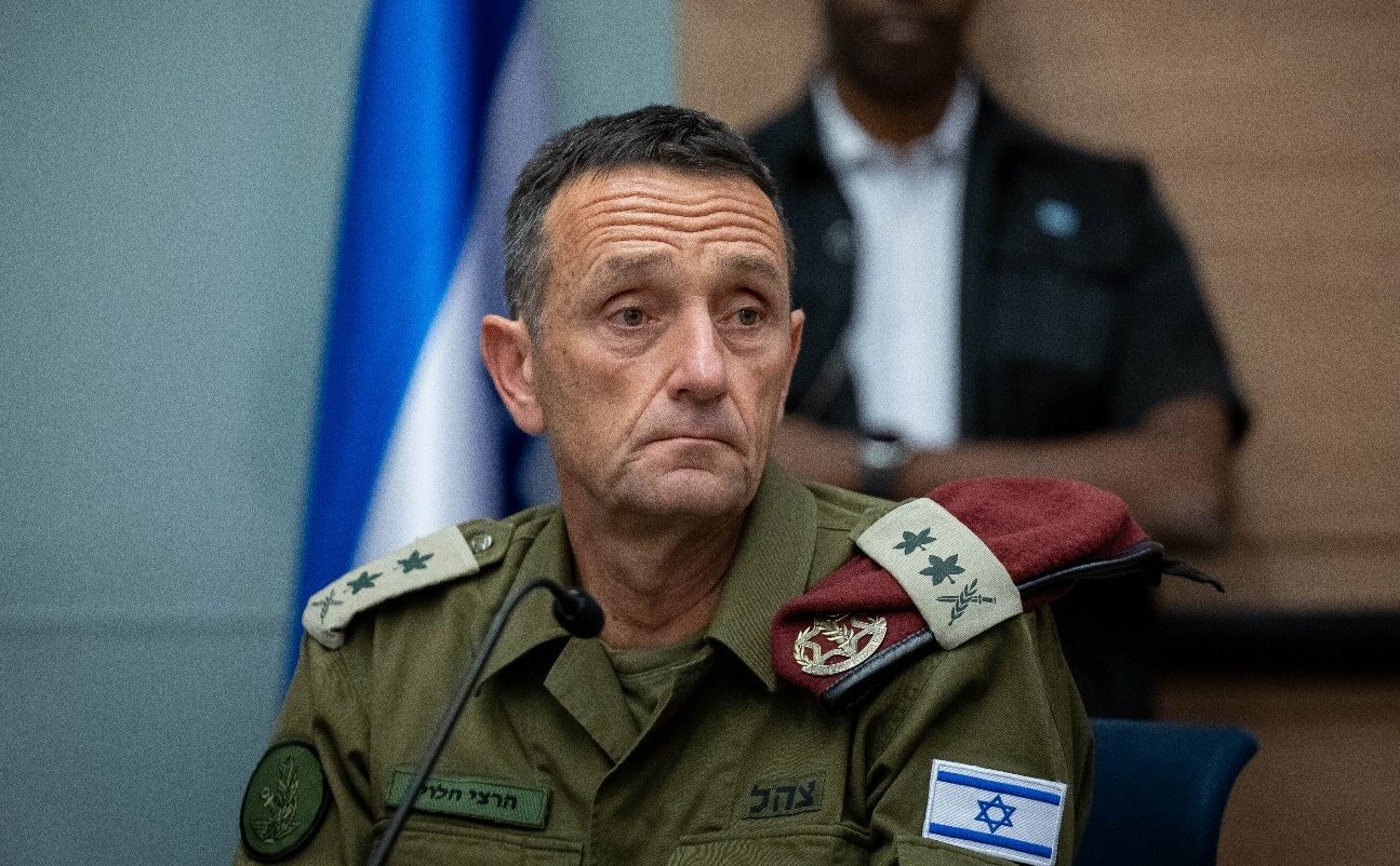 Izraēlas armijas vadītājs: Palīdzības misijas darbinieku nogalināšana bija “smaga kļūda”