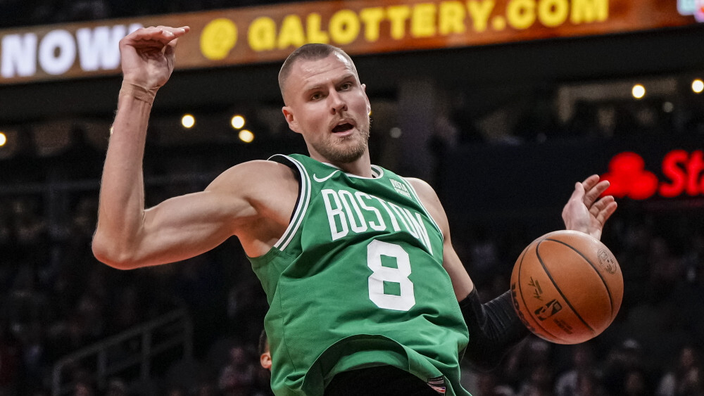 Regulārā turnīra izskaņā Porziņģa “Celtics” uzņems Dāvi un “Hornets”