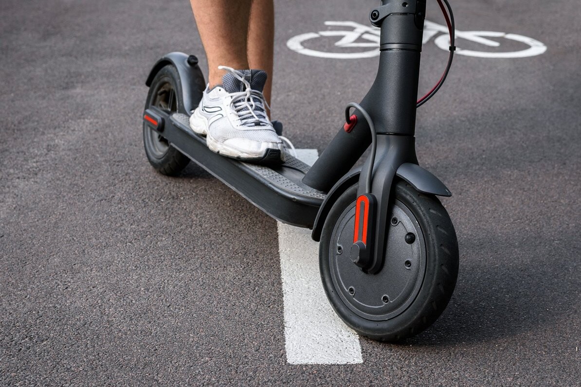 Saeimā vērtēs iniciatīvu par elektroskrejriteņu ierobežošanu drošības veicināšanai