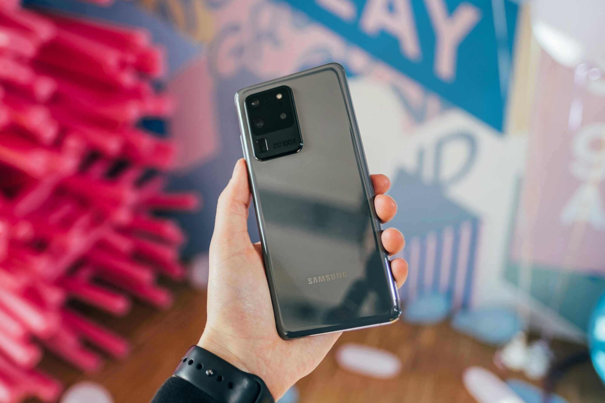 “Samsung” pirmajā ceturksnī atguvis pasaulē lielākā viedtelefonu ražotāja titulu
