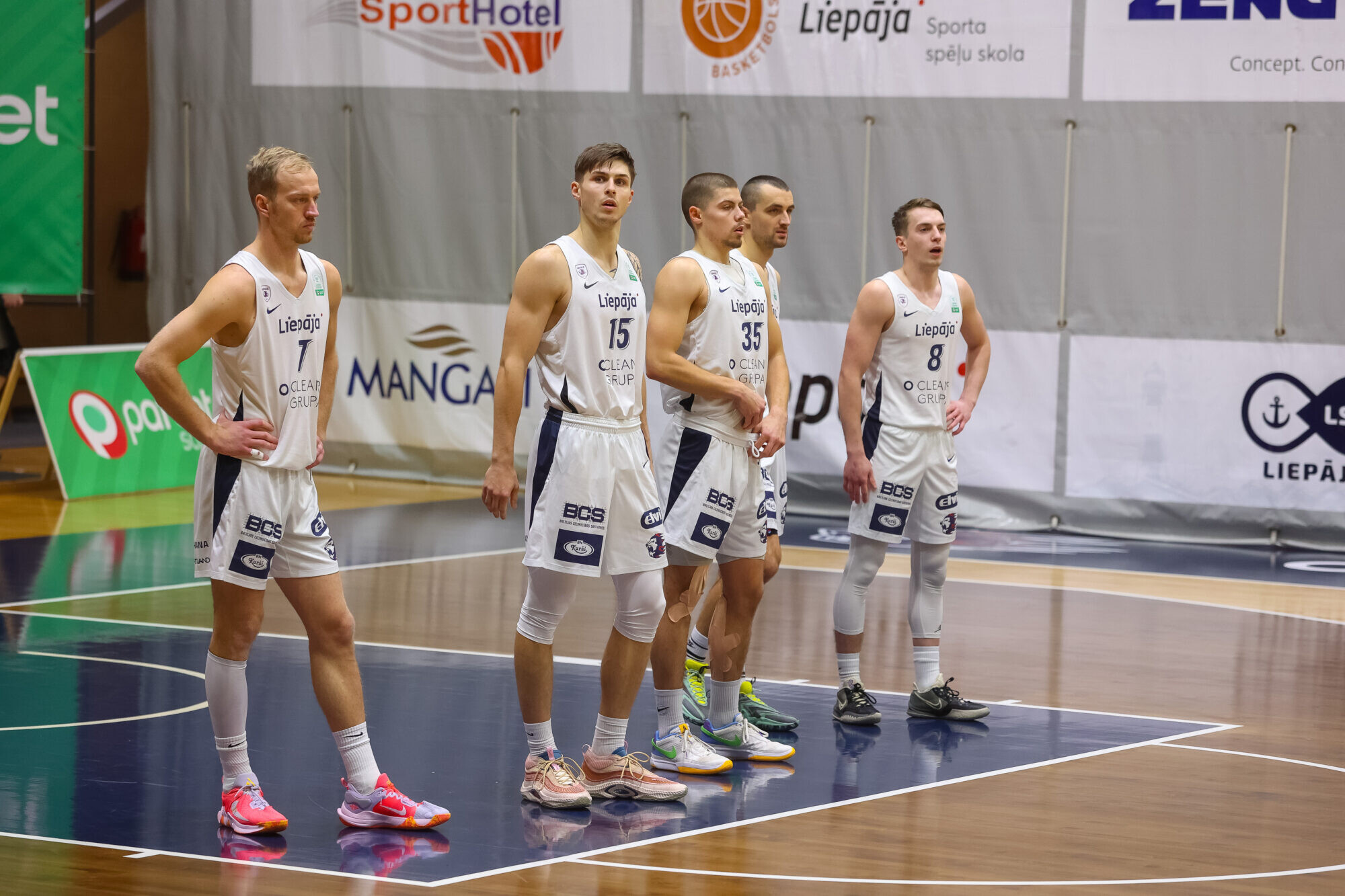 “VEF Rīga” basketbolisti LBL pusfināla pirmajā spēlē pārliecinoši uzvar “Liepāju”
