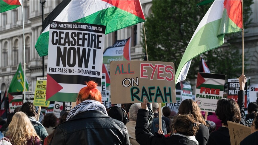 Londonā palestīniešu atbalstītāju protestos ievainoti trīs policisti