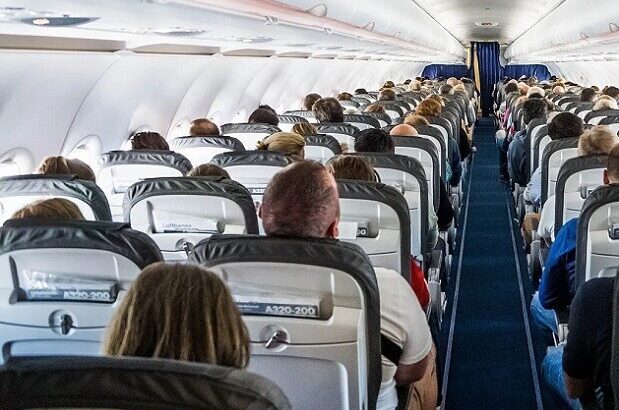 Londonas-Singapūras reisa lidmašīnā spēcīgas turbulences rezultātā gājis bojā cilvēks