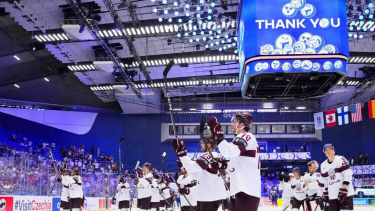 Latvijas hokeja izlase šovakar atgriezīsies Rīgā