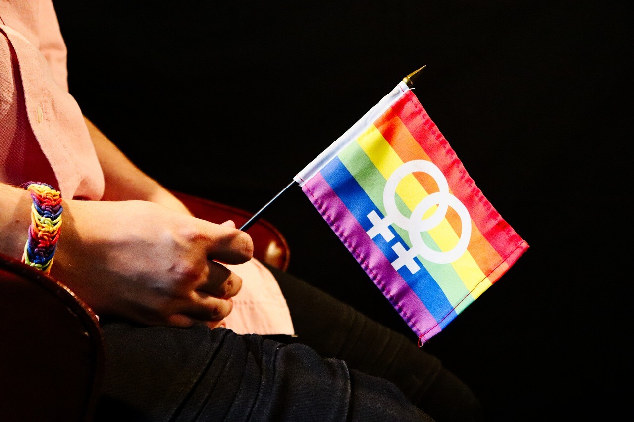 Homoseksuāls Ganas pilsonis tiesas ceļā izcīna patvērumu Latvijā