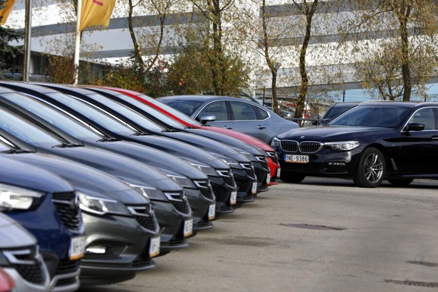 Pirmreizējā reģistrācija četros mēnešos veikta par 8% mazāk vieglo automašīnu
