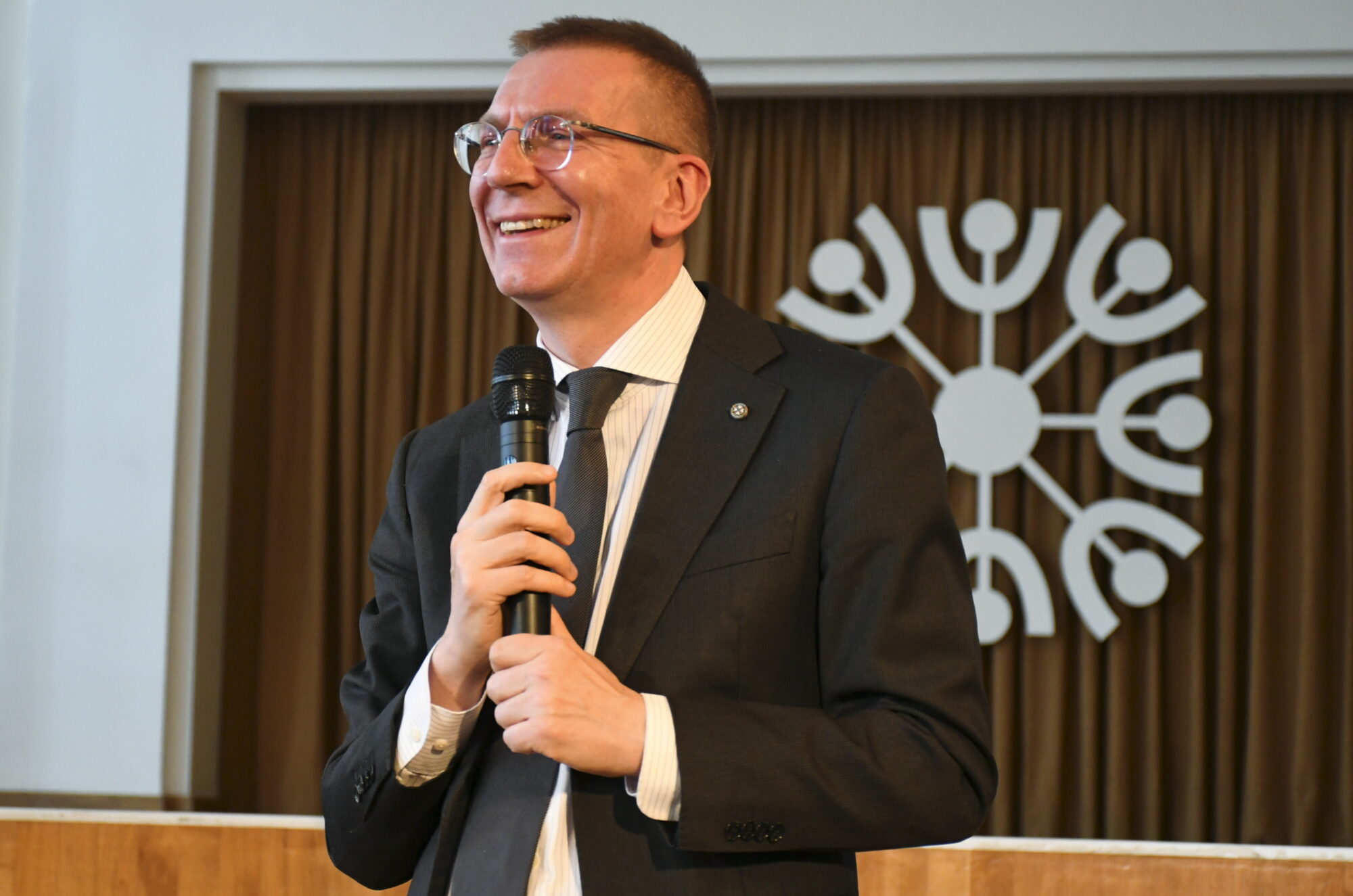 Valsts prezidents Latvijas neatkarības atjaunošanas gadadienā novēl izjust lepnumu un radīt prieku