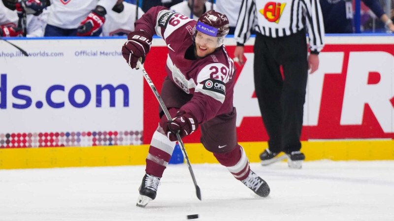 Latvijas hokejisti pasaules čempionāta turpinājumā tiksies ar Kazahstānu