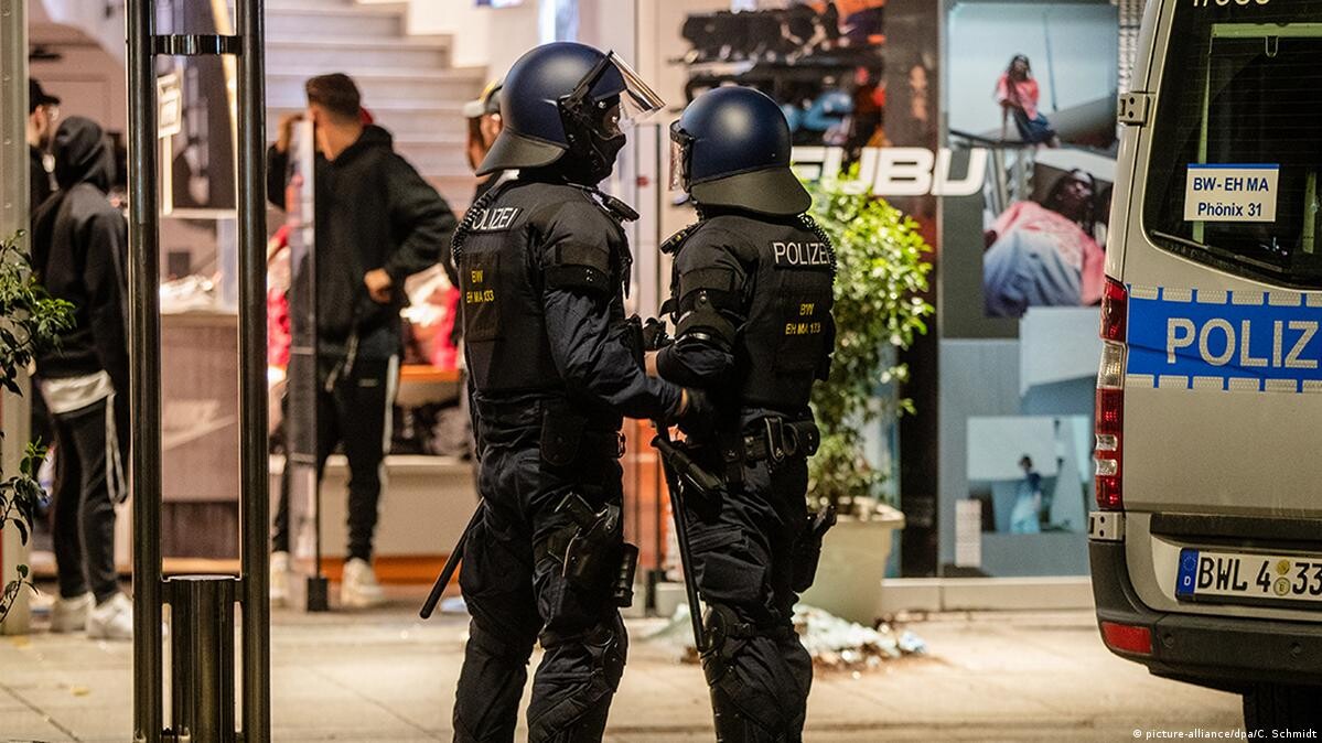 Štutgartē noticis uzbrukums diviem AfD politiķiem