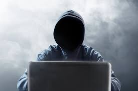 Vīrietis “iekrīt” policijas slazdā, internetā mēģinot sākt seksuālus sakarus ar nepilngadīgu meiteni
