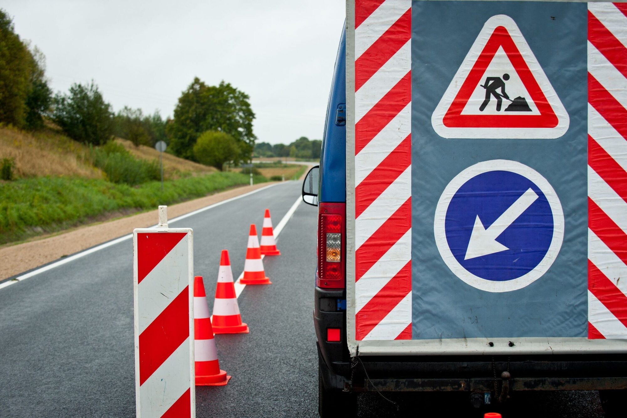 Remontdarbi notiek jau vairāk nekā 60 valsts autoceļu posmos