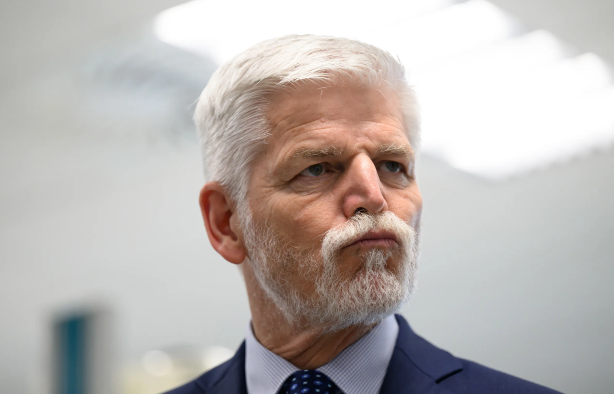 Čehi pauž atbalstu prezidentam Pavelam