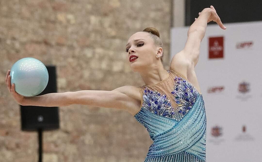 Liepājas mākslas vingrotāja Nikola Vasiļjeva uzvar LR kausa izcīņā