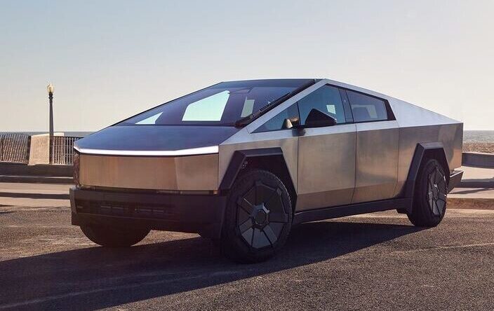 Lietuvas muitnieki novērš divu “Tesla Cybertruck” izvešanu uz Baltkrieviju
