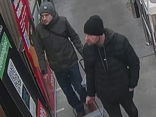Policija Liepājā skaidro vīriešu identitāti