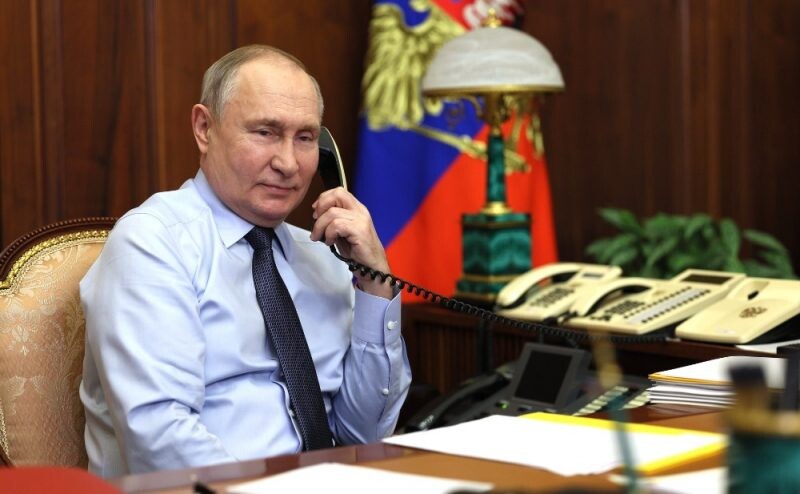 Vāgenknehta aicina uz sarunām ar Putinu