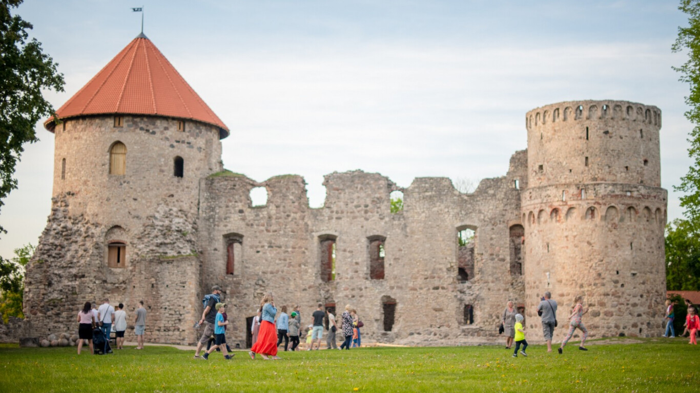 Vidzeme: Cēsnieki aicināti darināt karodziņus pilsētas svētkiem