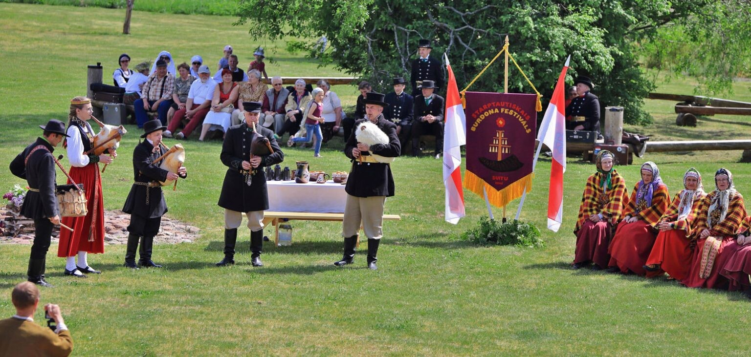 Kurzeme: Tuvojas starptautiskais burdona festivāls