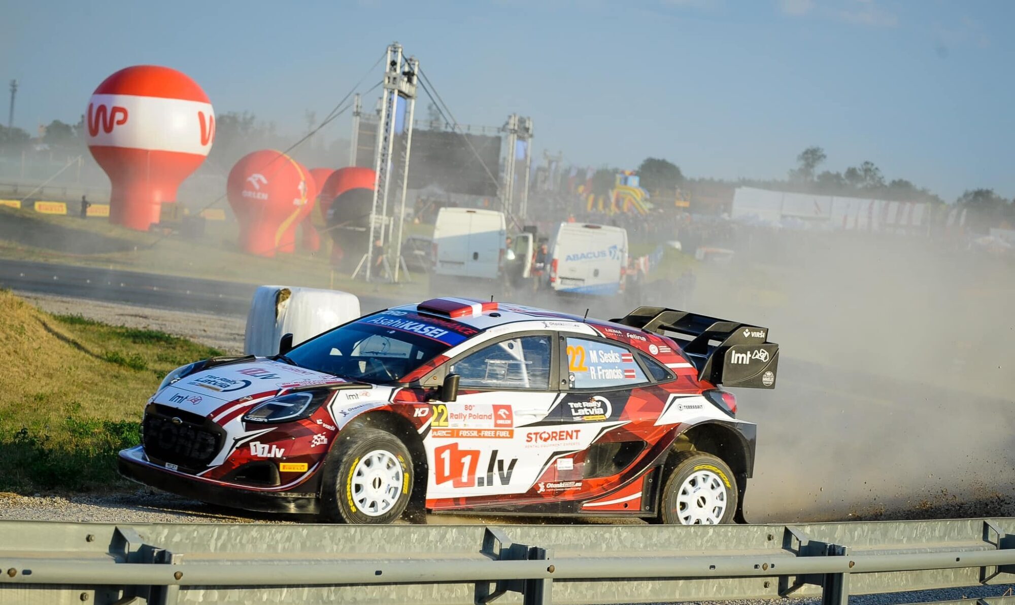 Seska ekipāža saglabā piekto vietu Polijas WRC rallija trešās dienas vidū