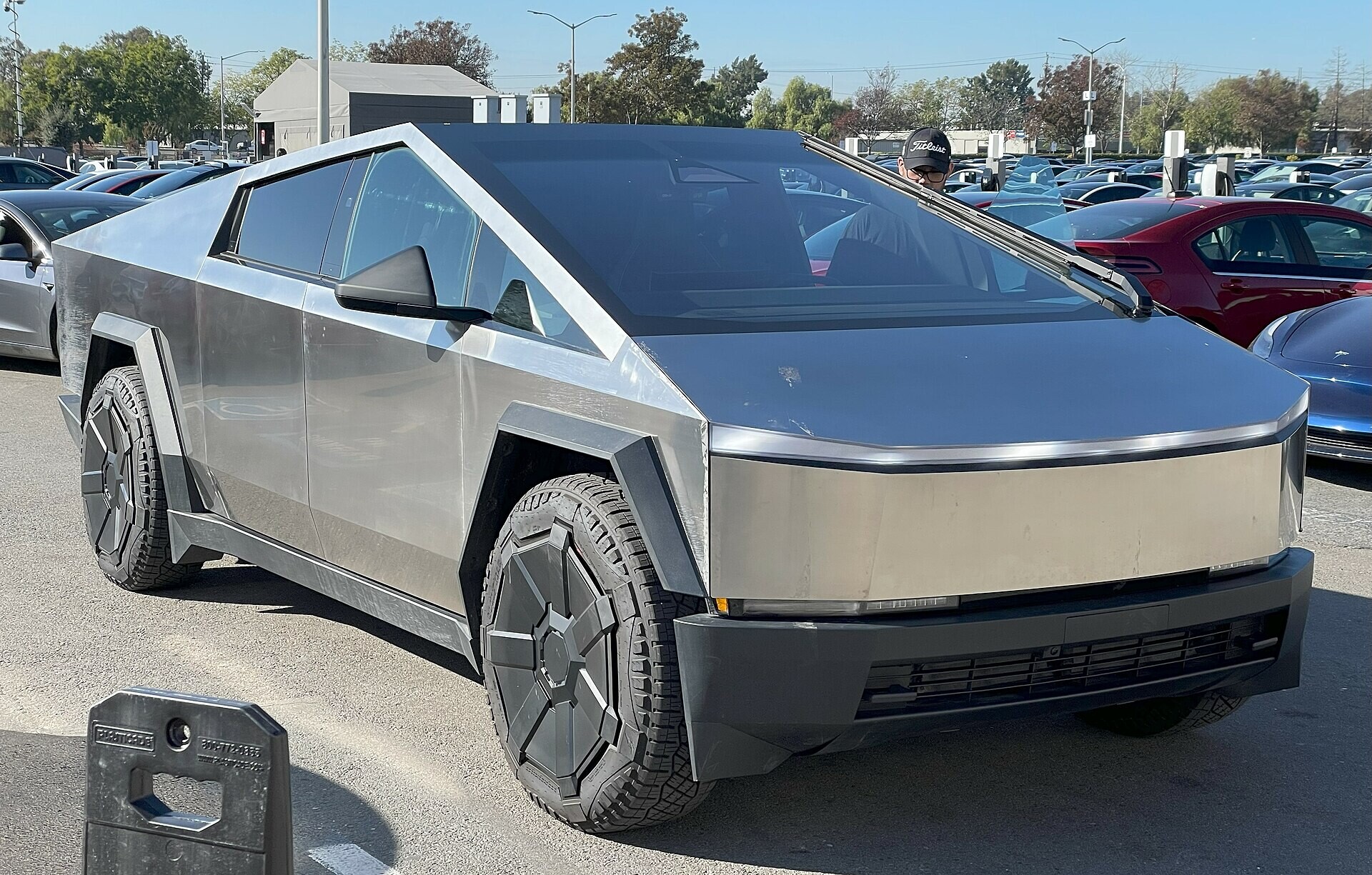 “Drifta Arēnā” būs apskatāms “Tesla Cybertruck”