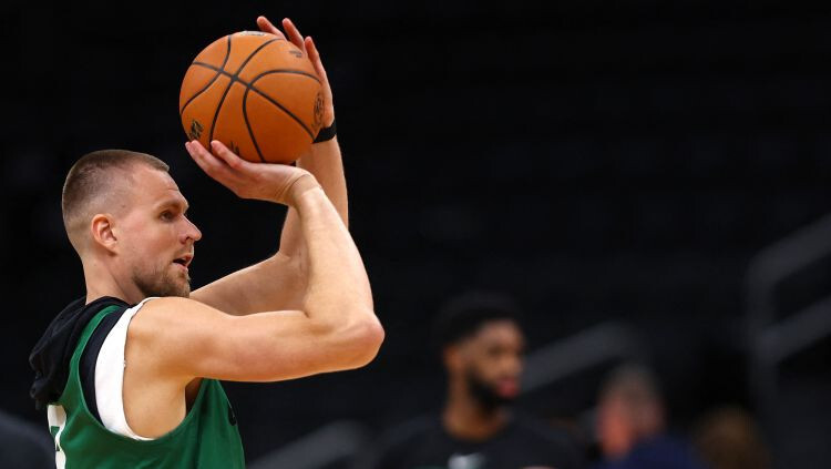 Porziņģim tiecoties kļūt par pirmo latvieti – NBA čempionu, “Celtics” sāks finālsēriju