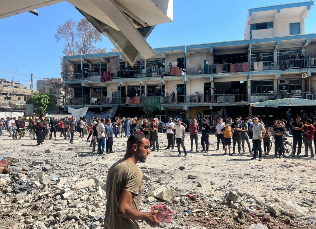 Izraēlas triecienā UNRWA skolai nogalināti 37 cilvēki